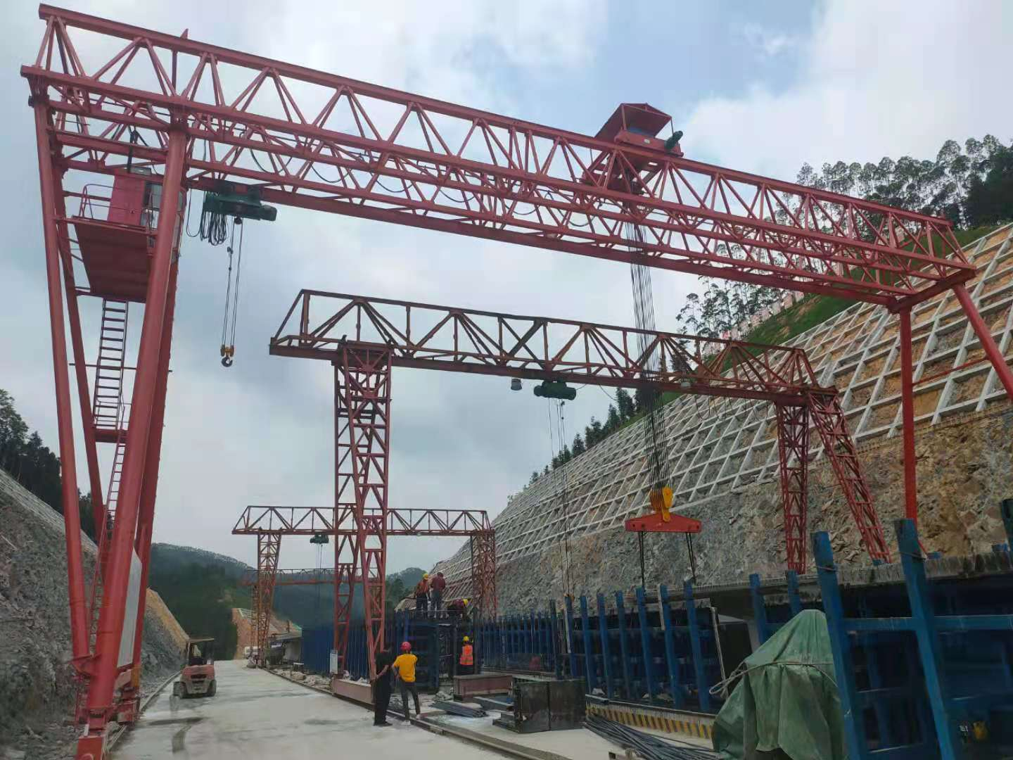 LH型電動(dòng)葫蘆橋式起重機(jī)